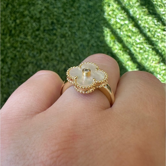 Alhambra Style Gold and White Clover Ring - Picture 4 of 5
